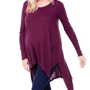 Ingrid & Isabel handkerchief maternity tunic top